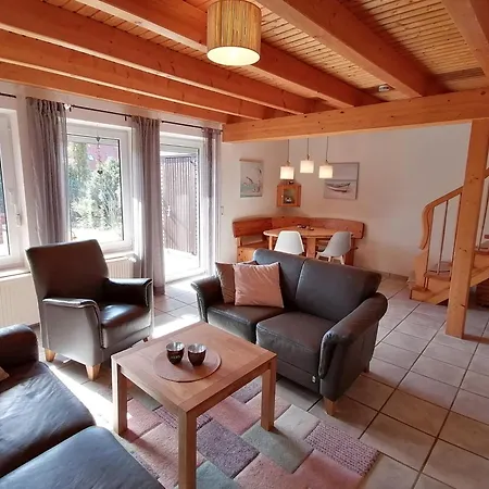Osterhuus - Gemuetlich, Familienfreundlich, Wallbox, Wlan, 3-sterne, Im Zentrum Von Semesterbostad Neßmersiel