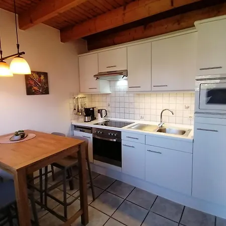 Osterhuus - Gemuetlich, Familienfreundlich, Wallbox, Wlan, 3-sterne, Im Zentrum Von *